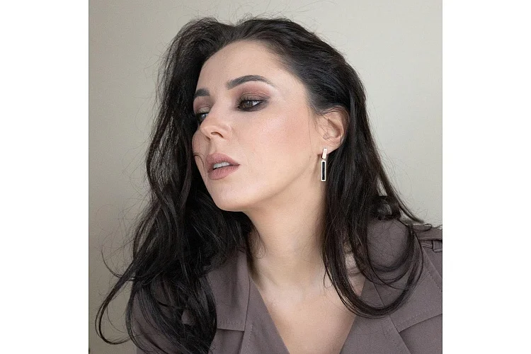 Серьги Прямоугольники из красного золота с 2 ониксами