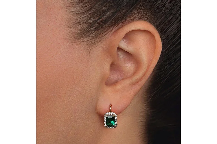 Серьги из красного золота с 2 изумрудами и 36 фианитами