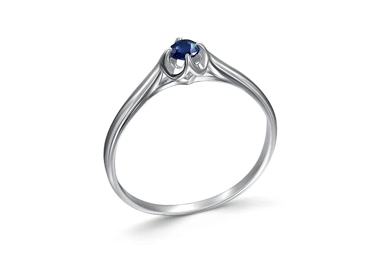 Кольцо из белого золота с сапфиром