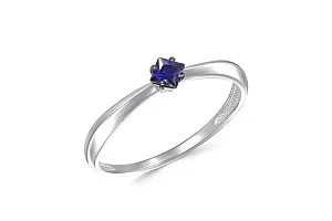 Кольцо из белого золота с корундом