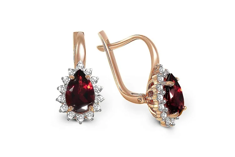 Серьги из красного золота с 2 гранатами и 28 фианитами