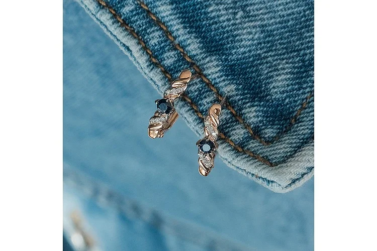 Серьги из красного золота с 2 сапфирами и 12 бриллиантами