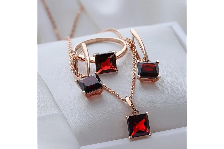 Серьги из красного золота с 2 гранатами