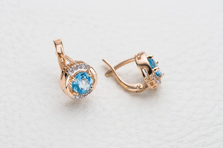 Серьги Круги из красного золота с 2 топазами swiss и 20 фианитами