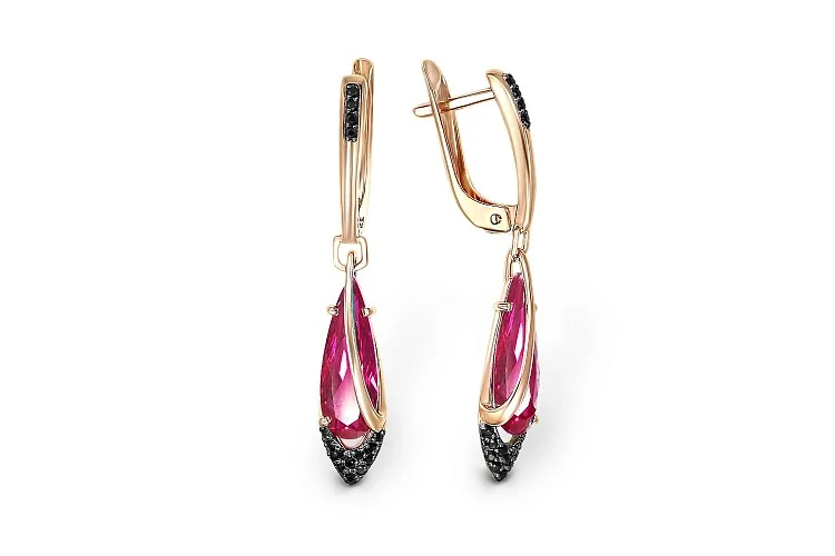 Серьги из красного золота с 2 корундами и 32 фианитами