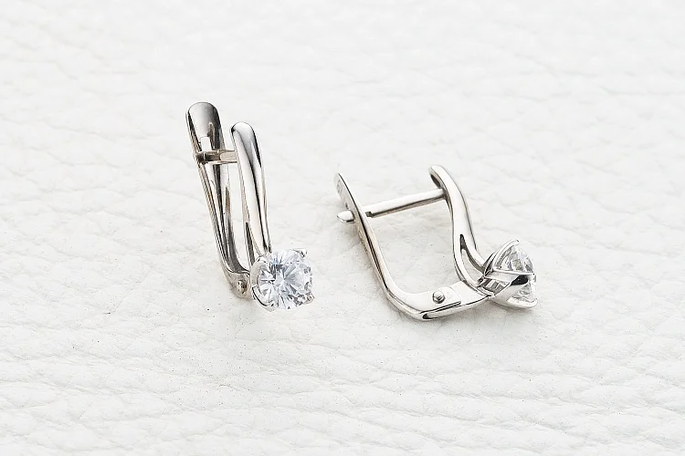 Серьги из белого золота с 2 кристаллами swarovski