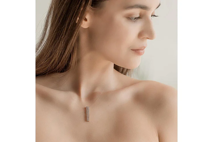 Подвеска из красного золота с 46 бриллиантами