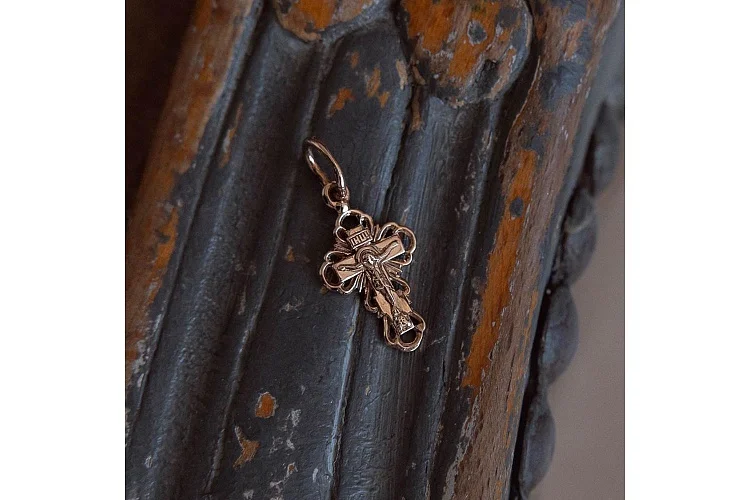 Крест из красного золота без вставок