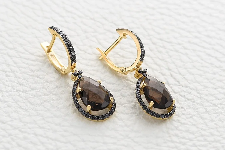 Серьги из жёлтого золота с 2 раухтопазами и 78 фианитами