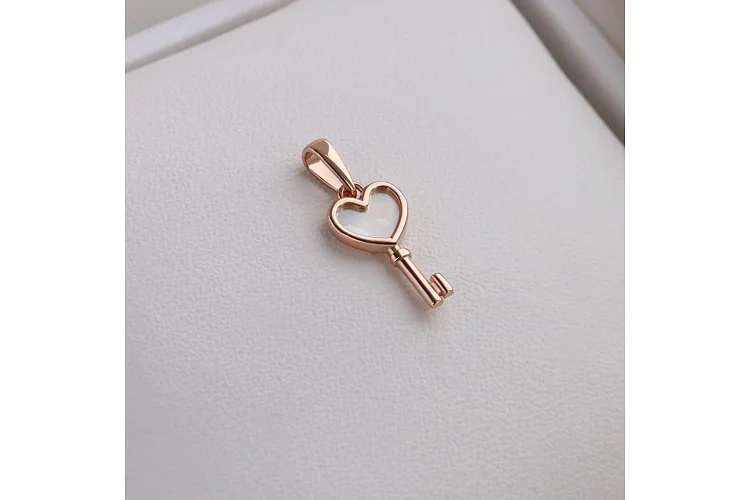 Подвеска Ключик из красного золота с перламутром