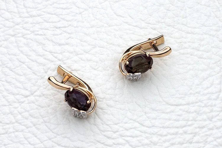 Серьги Бабочки из красного золота с 2 александритами и 8 фианитами