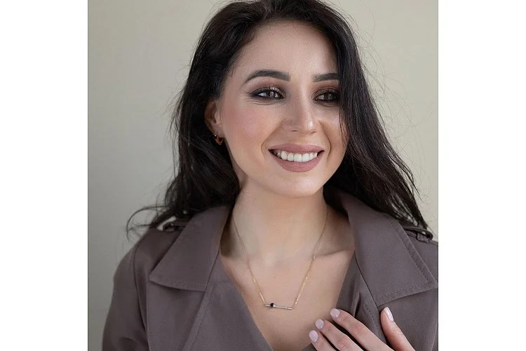 Колье Дорожка из красного золота с гранатом и 16 фианитами