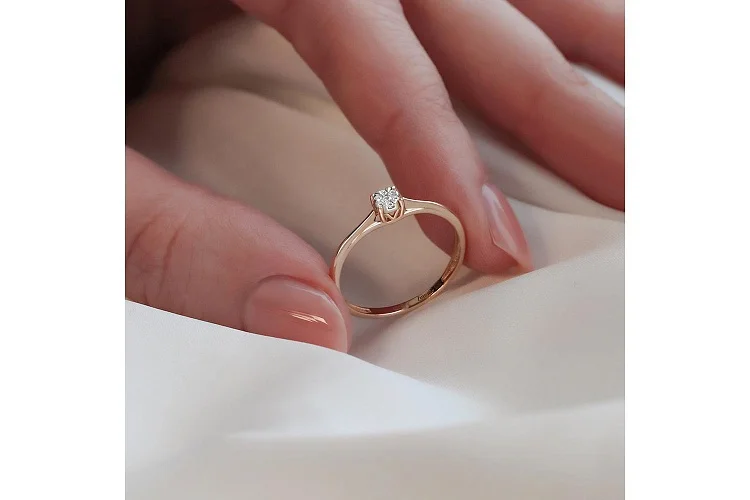 Кольцо из красного золота с 7 бриллиантами