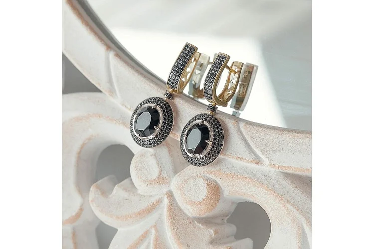 Серьги из жёлтого золота с 2 агатами и 290 фианитами