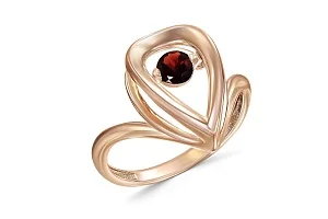 Кольцо из красного золота с гранатом