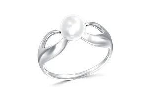 Кольцо из белого золота с жемчугом