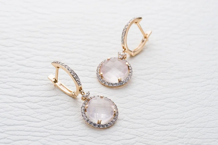 Серьги из красного золота с 2 кварцами и 78 фианитами