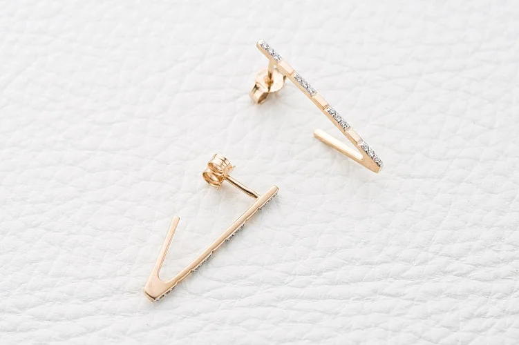 Серьги-пусеты Дорожки из красного золота с 24 фианитами