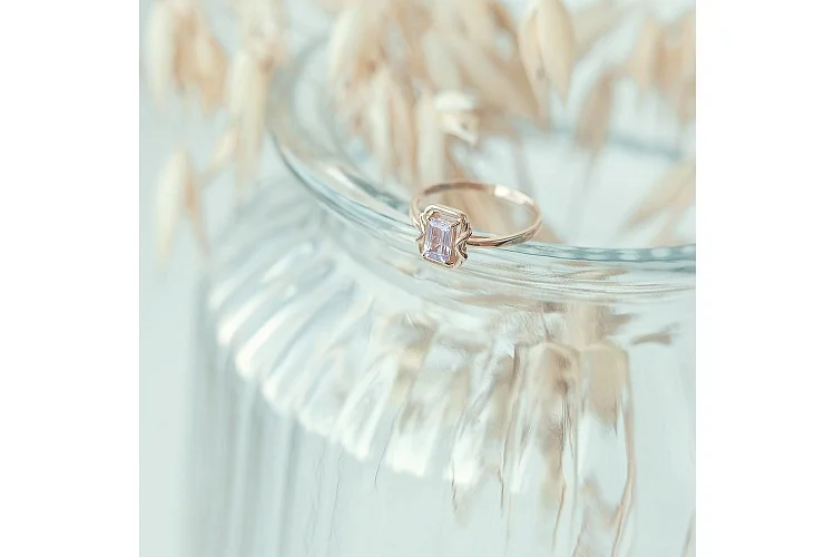 Кольцо из красного золота с аметистом