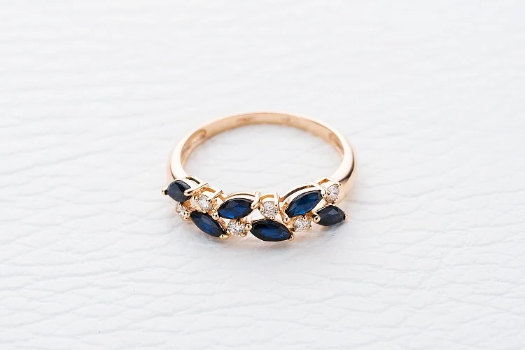 Кольцо из красного золота с 6 сапфирами и 6 бриллиантами