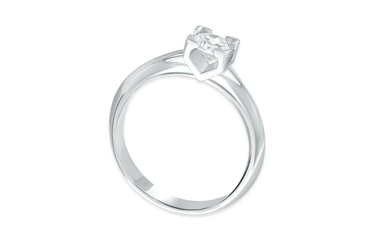 Кольцо из белого золота с муассанитом