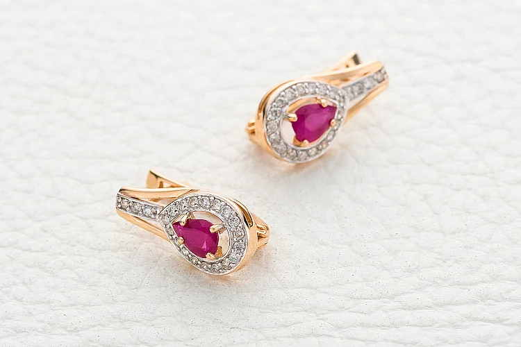 Серьги из красного золота с 2 рубинами и 42 бриллиантами