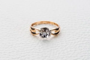 Кольцо Цветок из красного золота с фианитом