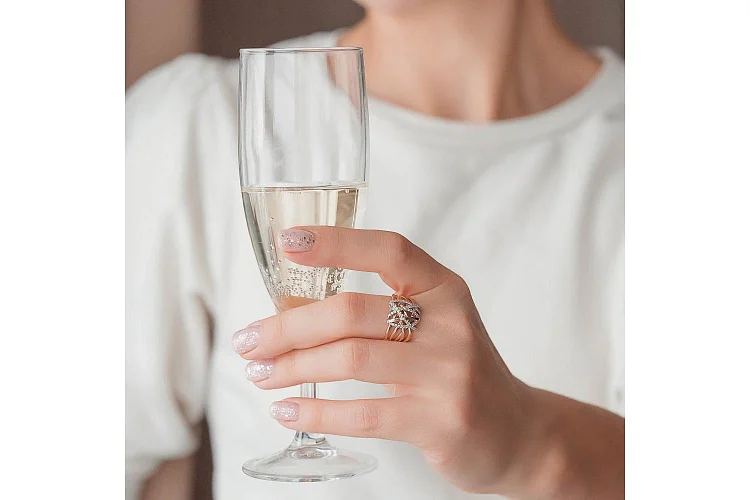 Кольцо из красного золота с 53 бриллиантами