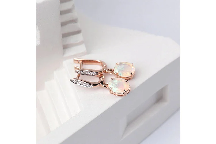 Серьги из красного золота с 2 опалами и 10 фианитами