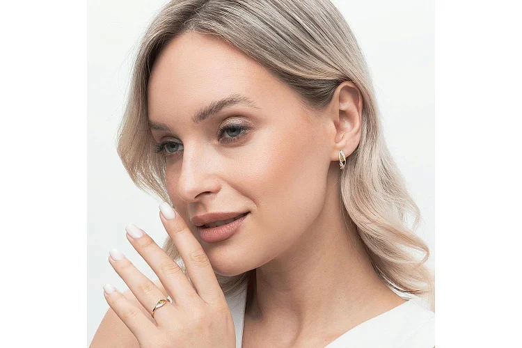 Серьги из красного золота с 2 цитринами и 16 фианитами