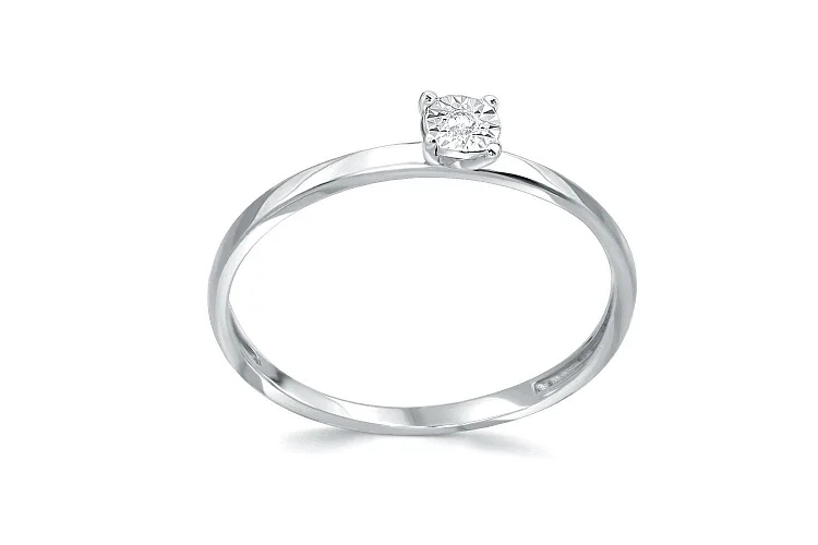 Кольцо из белого золота с бриллиантом