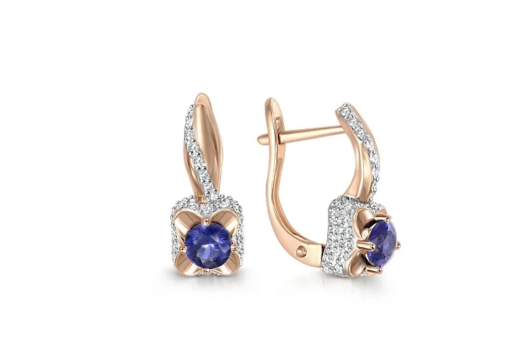 Серьги из красного золота с 2 корундами и 86 бриллиантами