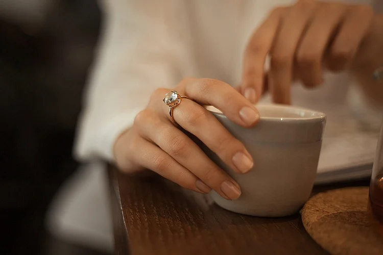 Кольцо из красного золота с аметистом