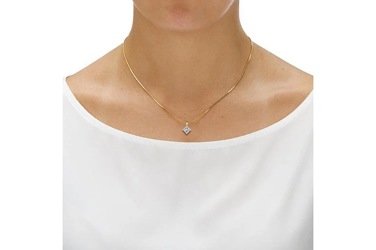 Подвеска Квадрат из жёлтого золота с 21 бриллиантами