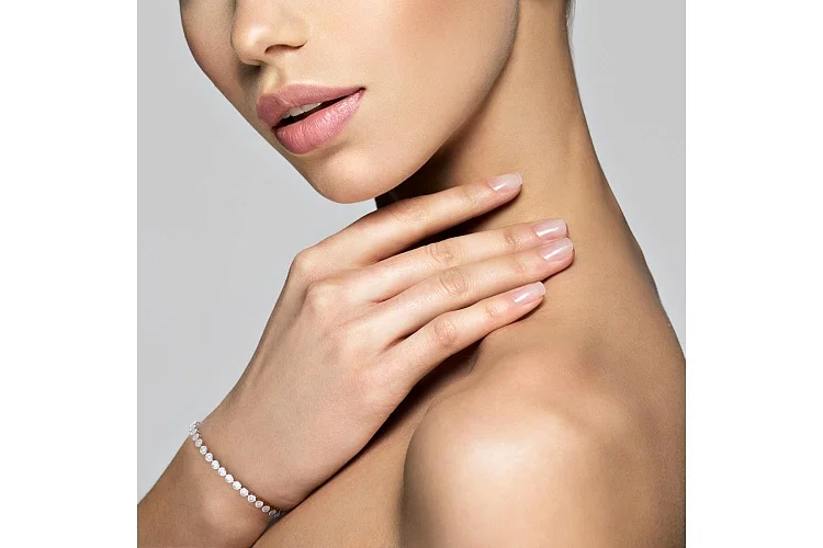 Браслет Дорожка из белого золота с 38 муассанитами