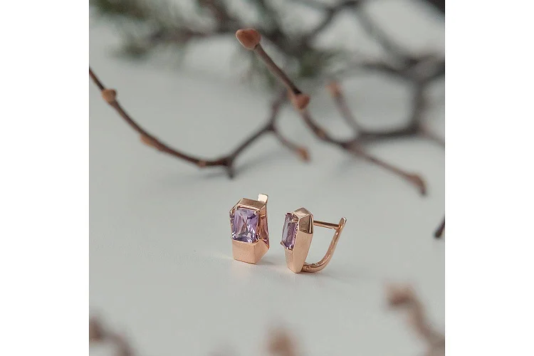 Серьги из красного золота с 2 аметистами и 8 фианитами