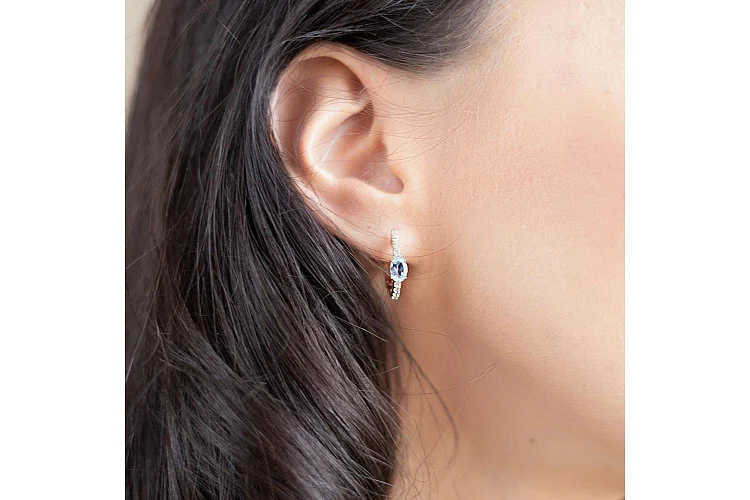 Серьги из красного золота с 2 топазами sky и 16 фианитами