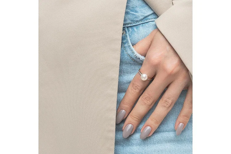 Кольцо из красного золота с жемчугом и 14 бриллиантами