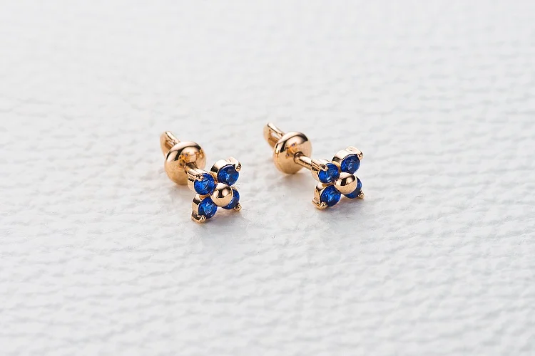 Серьги-пусеты из красного золота с 8 фианитами