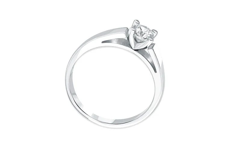 Кольцо из белого золота с выращенным бриллиантом