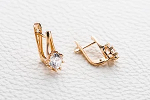 Серьги из красного золота с 2 кристаллами swarovski