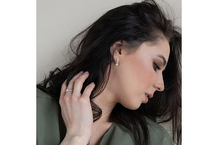 Серьги из белого золота с 46 фианитами