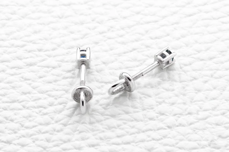 Серьги-пусеты из белого золота с 2 сапфирами