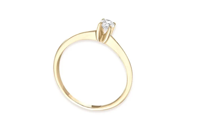 Кольцо из жёлтого золота с выращенным бриллиантом