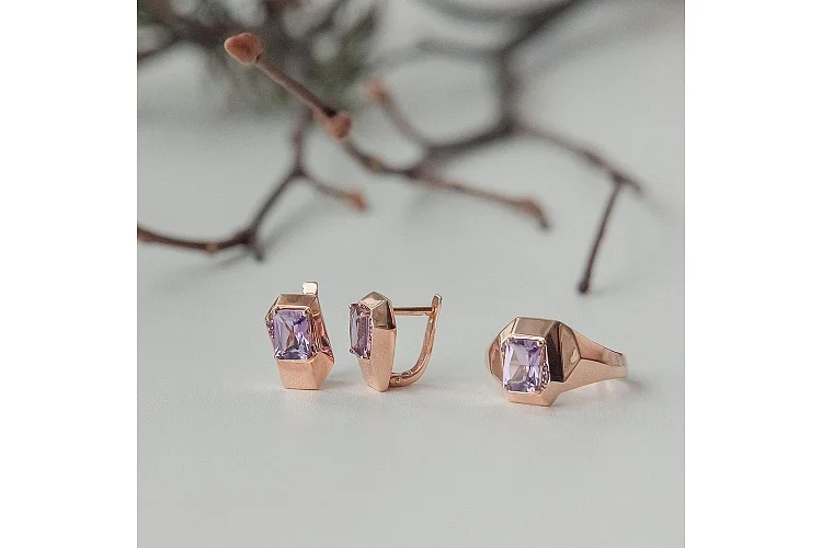 Серьги из красного золота с 2 аметистами и 8 фианитами