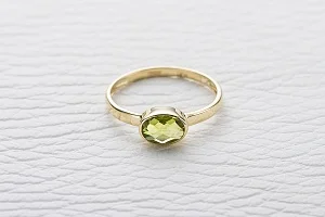 Кольцо из жёлтого золота с хризолитом