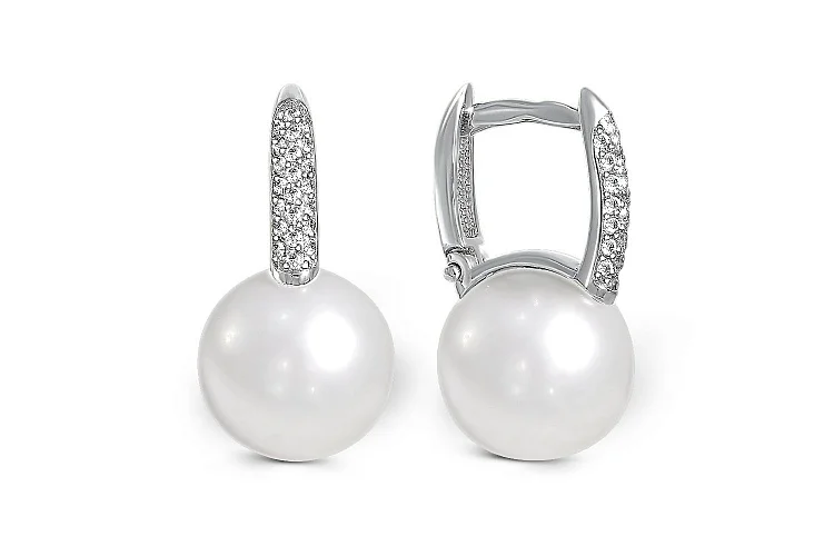 Серьги из белого золота с 2 жемчужинами и 44 бриллиантами