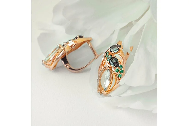 Серьги из красного золота с аметистами, турмалинами и фианитами