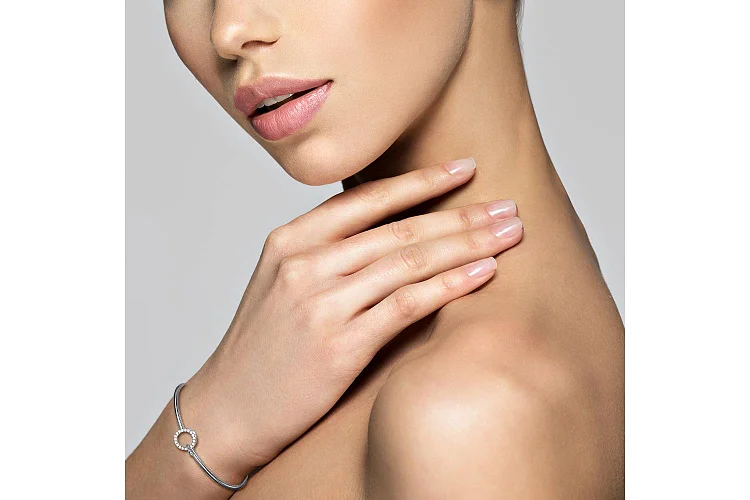 Браслет из белого золота с 19 бриллиантами