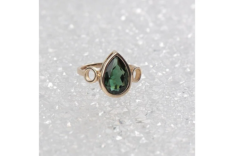 Кольцо из жёлтого золота с кварцем